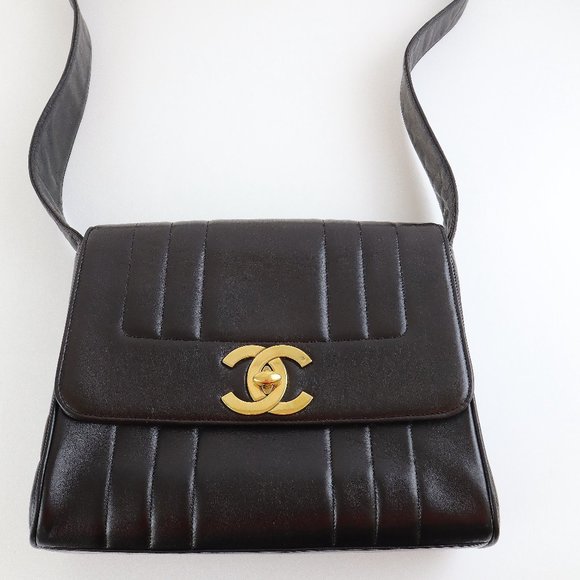 [SOLD] Chanel Lambskin Vertical Flap Medium - XL Logo (EXTREMELY RARE) - Picture 8 of 12
